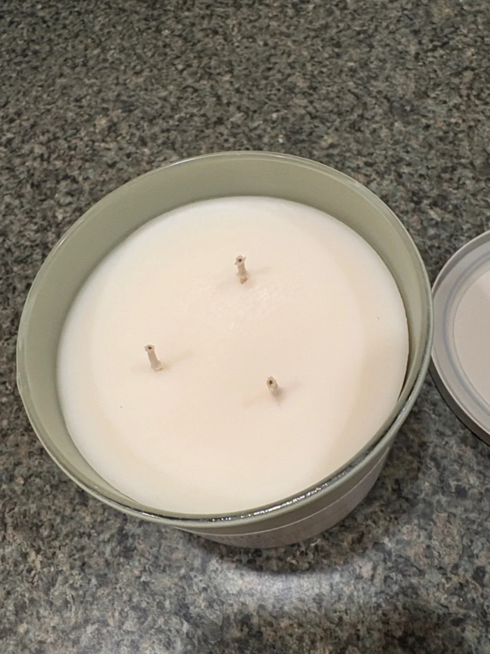Nwt 3 wick “Moonlit Goddess” candle from white barn - Picture 2 of 3